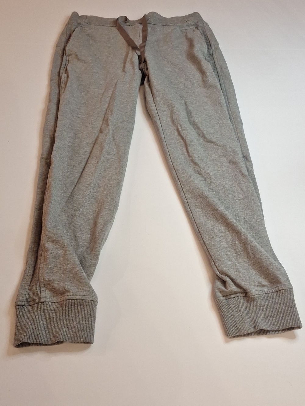 #919 Lululemon Jogger size 4